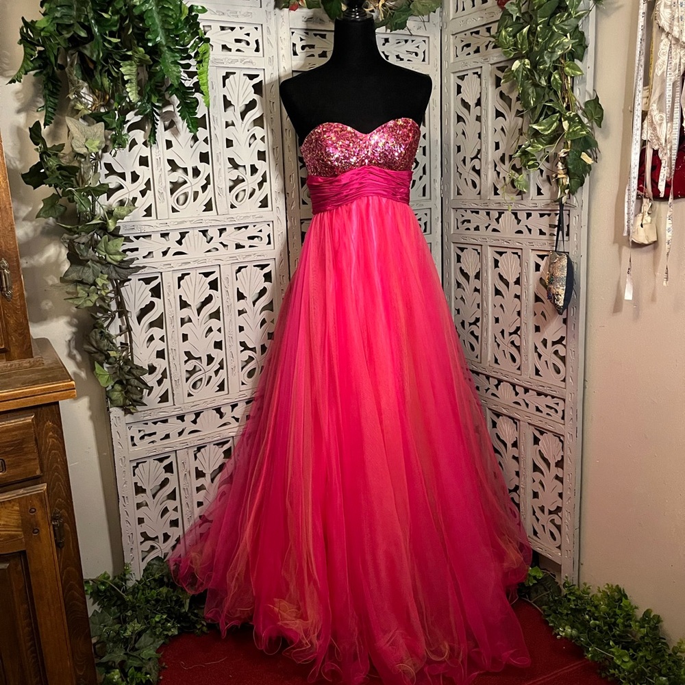 LET’S FORMAL FASHION FANTASTIC HOT PINK SEQUINS & TULLE STRAPLESS PROM DRESS